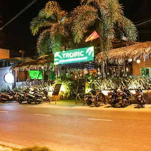 Hostel Tropic And Restaurant